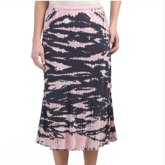 Young and Fabulous Tie Dye Skirt Size Small - Picture 1 of 5